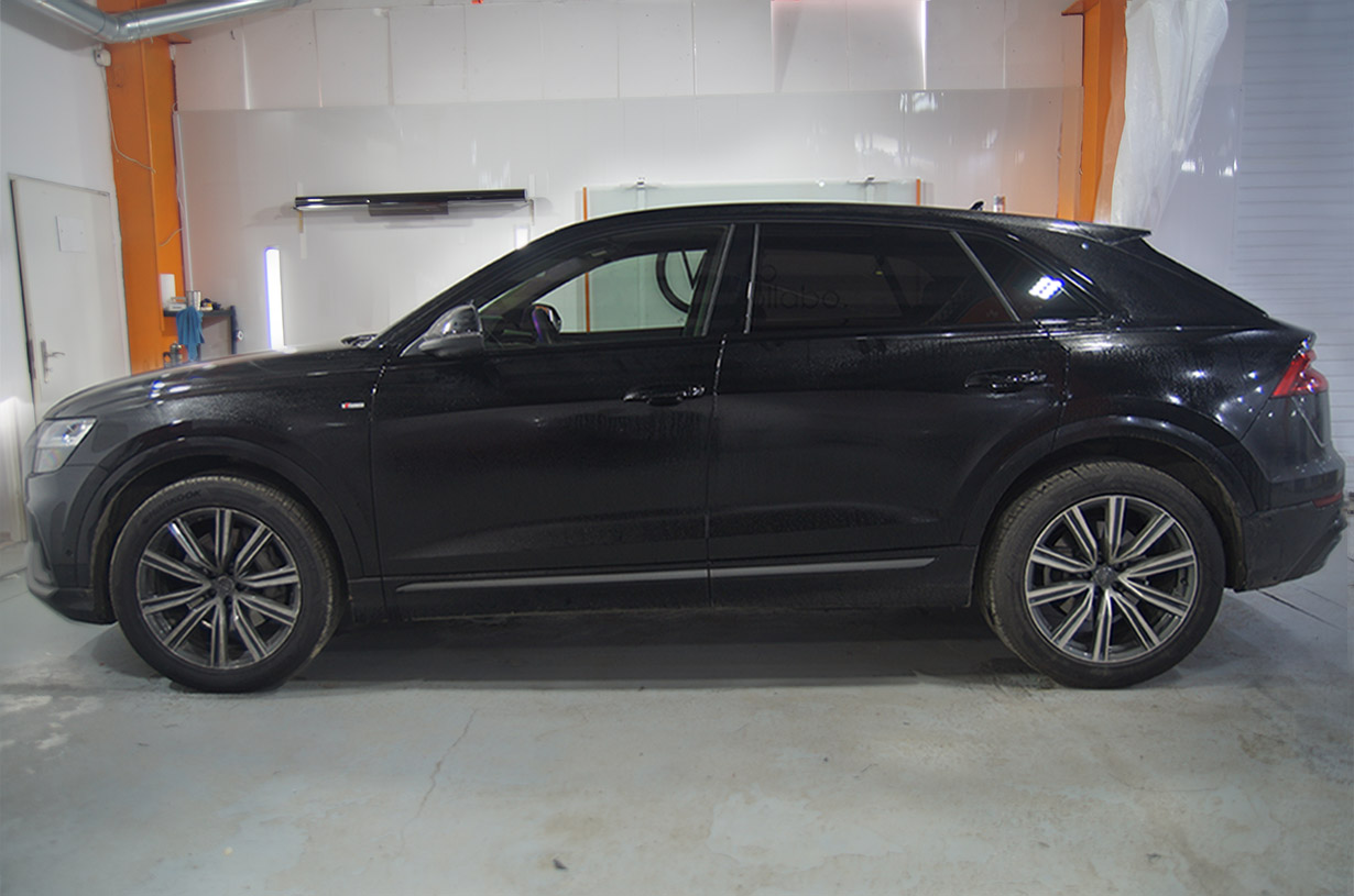 Audi Q8 efekt przyciemniania